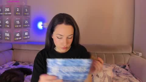 Snapshot of monicarocket chatting on January 27, 9:23 am Monica online show from January 27, 9:23 am