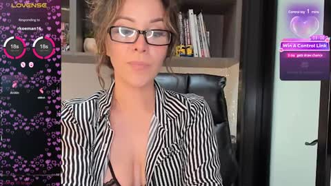 Monilee online show from January 28, 10:34 pm