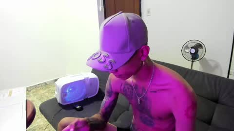 monkeyd_66 online show from January 6, 1:30 pm