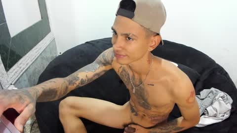 monkeyd_66 online show from January 31, 10:42 pm