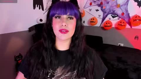 Snapshot of monse_luu chatting on October 22, 5:21 am monse_luu online show from October 22, 5:21 am