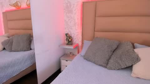 Snapshot of monserrat_towers chatting on February 25, 3:53 pm Adriana online show from February 25, 3:53 pm