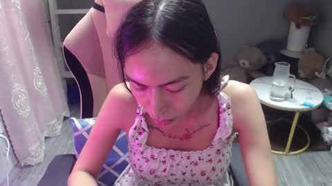 ELYSE A SIMPLE GIRL online show from November 4, 2:18 pm