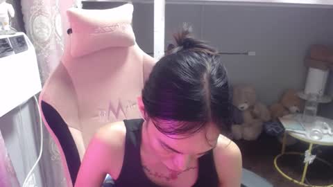 Snapshot of monstercockselfsuck chatting on September 28, 10:13 am ELYSE A SIMPLE GIRL online show from September 28, 10:13 am