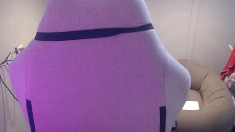 Snapshot of monstercockselfsuck chatting on January 23, 10:22 am ELYSE A SIMPLE GIRL online show from January 23, 10:22 am