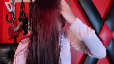 Monttserratt online show from October 21, 7:39 pm