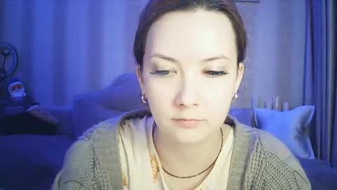 moodiemira online show from March 13, 5:16 pm