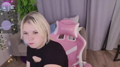 Moon  Bunny online show from September 13, 4:59 am