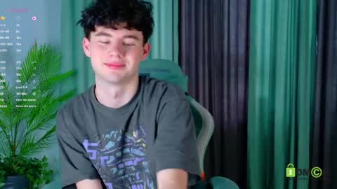 moon_gloww online show from April 13, 3:22 am