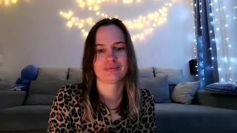 moon_lilithx online show from December 5, 4:50 pm