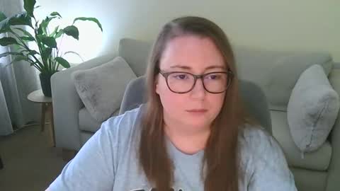 Moon Petal online show from March 6, 6:01 am