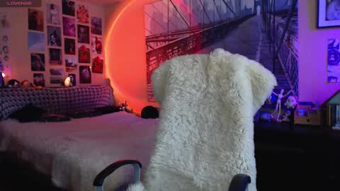 Keira online show from March 4, 1:17 pm