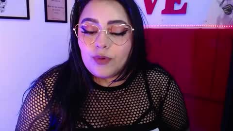 Snapshot of moon_sunflowers chatting on February 27, 2:57 am moon_sunflowers online show from February 27, 2:57 am