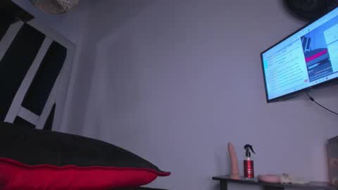 Luna  online show from March 3, 9:48 pm