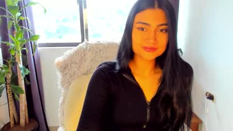 Snapshot of moonie_baddie31 chatting on September 27, 8:39 pm moonie_baddie31 online show from September 27, 8:39 pm