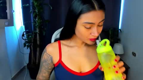 Snapshot of moonie_baddie31 chatting on September 30, 8:52 pm moonie_baddie31 online show from September 30, 8:52 pm