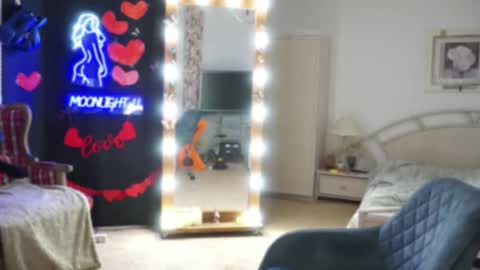 Snapshot of moonlight4u chatting on February 14, 5:51 am Jane online show from February 14, 5:51 am