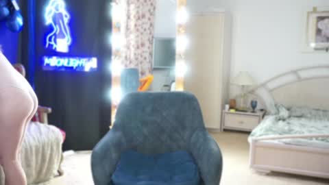 Snapshot of moonlight4u chatting on February 27, 4:57 am Jane online show from February 27, 4:57 am