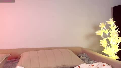 moonmimmi online show from February 14, 3:20 am