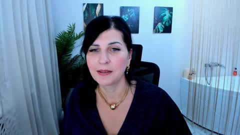 Ask me  online show from November 27, 4:09 am