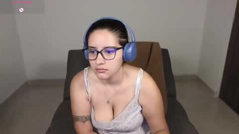 Snapshot of moonwoman_ chatting on October 18, 7:23 am Moon Woman online show from October 18, 7:23 am