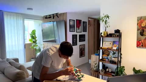   online show from November 15, 9:05 pm