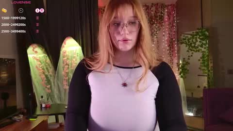 morvelyn online show from February 22, 9:50 pm