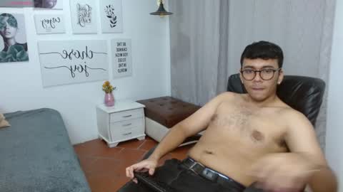 Mou Fly online show from October 20, 2:55 pm