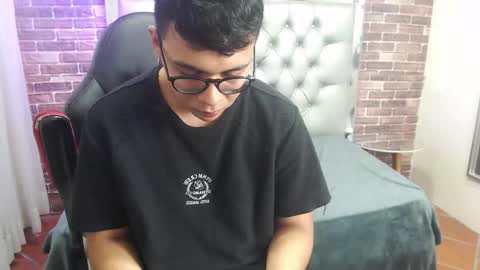 Mou Fly online show from October 1, 12:59 pm