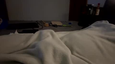 Sequoia-Cocked Hombre de Sur online show from April 8, 11:57 am