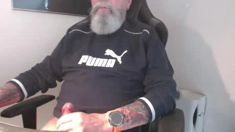 mr_boombastic2021 online show from September 19, 9:46 am