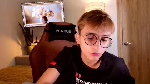 Mr Evans online show from November 15, 6:42 pm