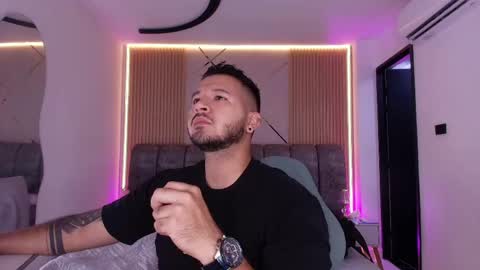 MIKEE online show from April 14, 3:10 am