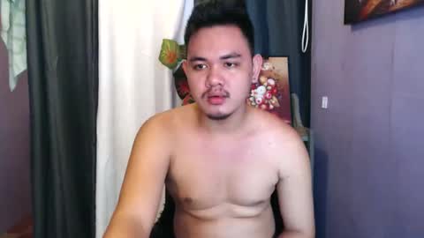 Snapshot of mr_olivercummerx chatting on September 10, 2:12 am oliver online show from September 10, 2:12 am