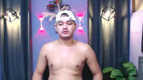 Snapshot of mr_olivercummerx chatting on October 7, 11:39 am oliver online show from October 7, 11:39 am