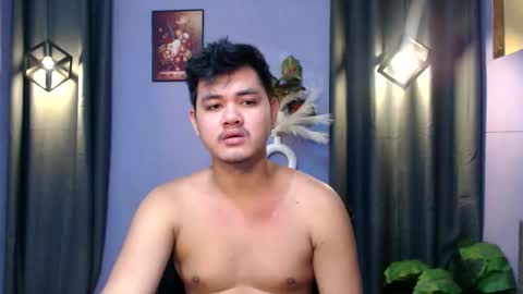Snapshot of mr_olivercummerx chatting on October 6, 2:51 am oliver online show from October 6, 2:51 am