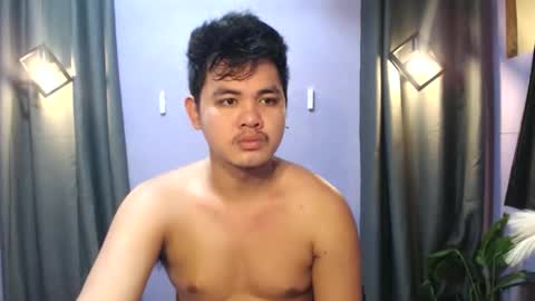 Snapshot of mr_olivercummerx chatting on October 20, 2:16 am oliver online show from October 20, 2:16 am