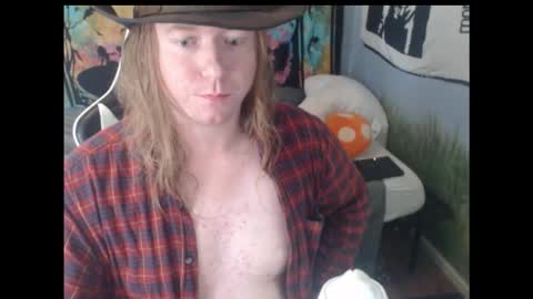 Snapshot of mr_strawberry chatting on October 25, 5:57 pm mr_strawberry online show from October 25, 5:57 pm