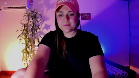 Laura online show from December 19, 12:13 am