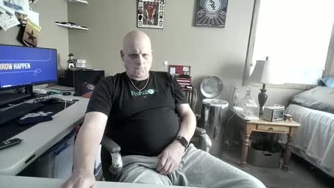 Snapshot of mrclean_55 chatting on October 1, 8:52 pm MrClean55 online show from October 1, 8:52 pm