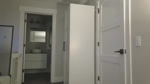 IwantU2WatchME online show from January 4, 6:41 am