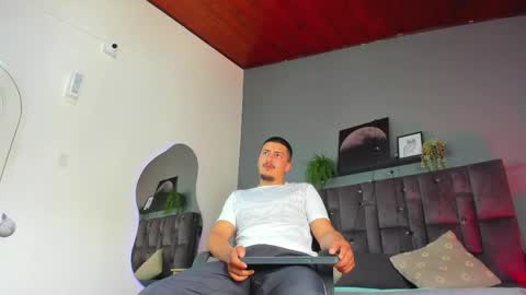 Mr Fox online show from March 2, 7:31 pm