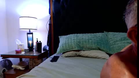 MrFunTimeforYou online show from February 6, 2:04 am