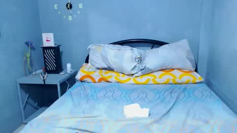 Snapshot of mrladybunnycock chatting on February 14, 10:28 am mrladybunnycock online show from February 14, 10:28 am