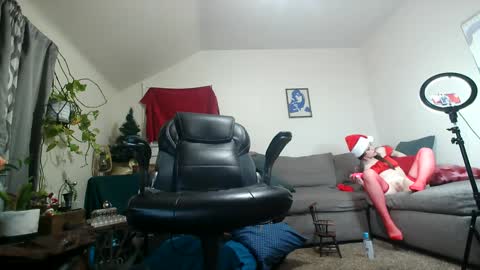 Snapshot of mrmagillacutty chatting on December 8, 5:06 am Jacob Matthew online show from December 8, 5:06 am