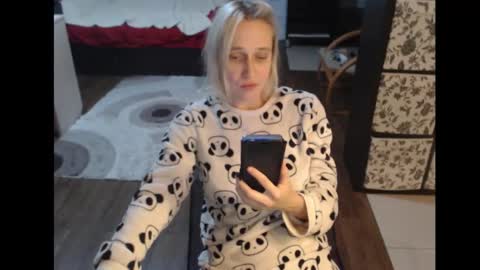 Snapshot of mrsluck chatting on September 27, 9:23 pm Sasha online show from September 27, 9:23 pm