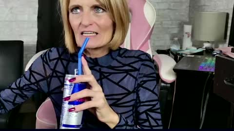 Snapshot of mrswadsworthy chatting on October 7, 1:18 pm Marie Wadsworthy Wife Marie XXX online show from October 7, 1:18 pm