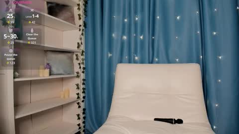Snapshot of ms_elizabethqueen chatting on October 13, 3:36 pm Elizabeth online show from October 13, 3:36 pm