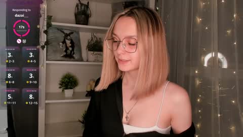 Snapshot of ms_elizabethqueen chatting on January 18, 7:26 pm Elizabeth online show from January 18, 7:26 pm