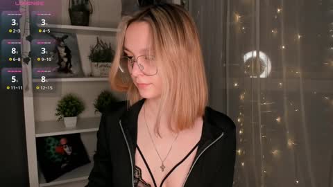 Snapshot of ms_elizabethqueen chatting on February 7, 7:06 pm Elizabeth online show from February 7, 7:06 pm